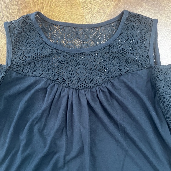 Black Cold Shoulder Blouse with Lace Sleeves - Picture 3 of 5